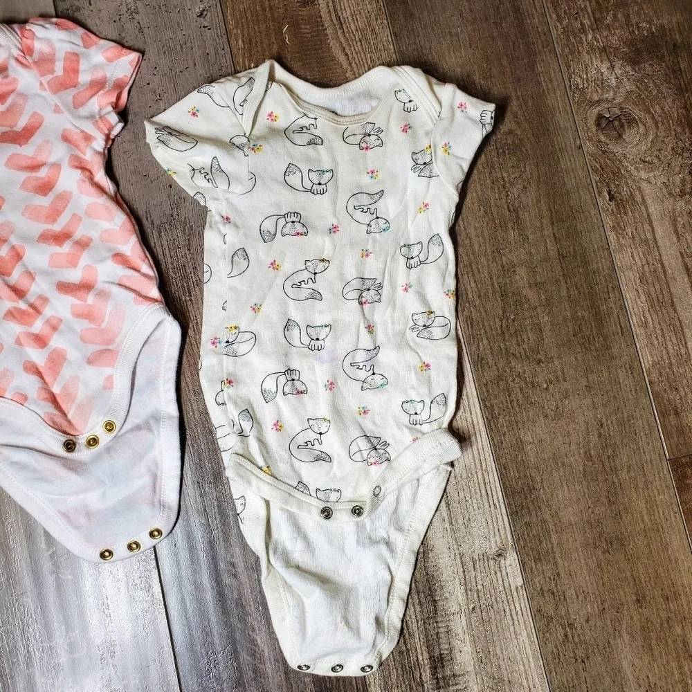 Gerber Baby Girl Pink and White Fox Onesies Bundle Size 6-9m 100% Cotton